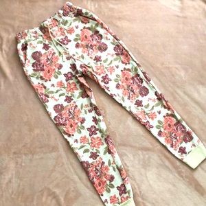 Hollister x Lucy Hale Floral Joggers